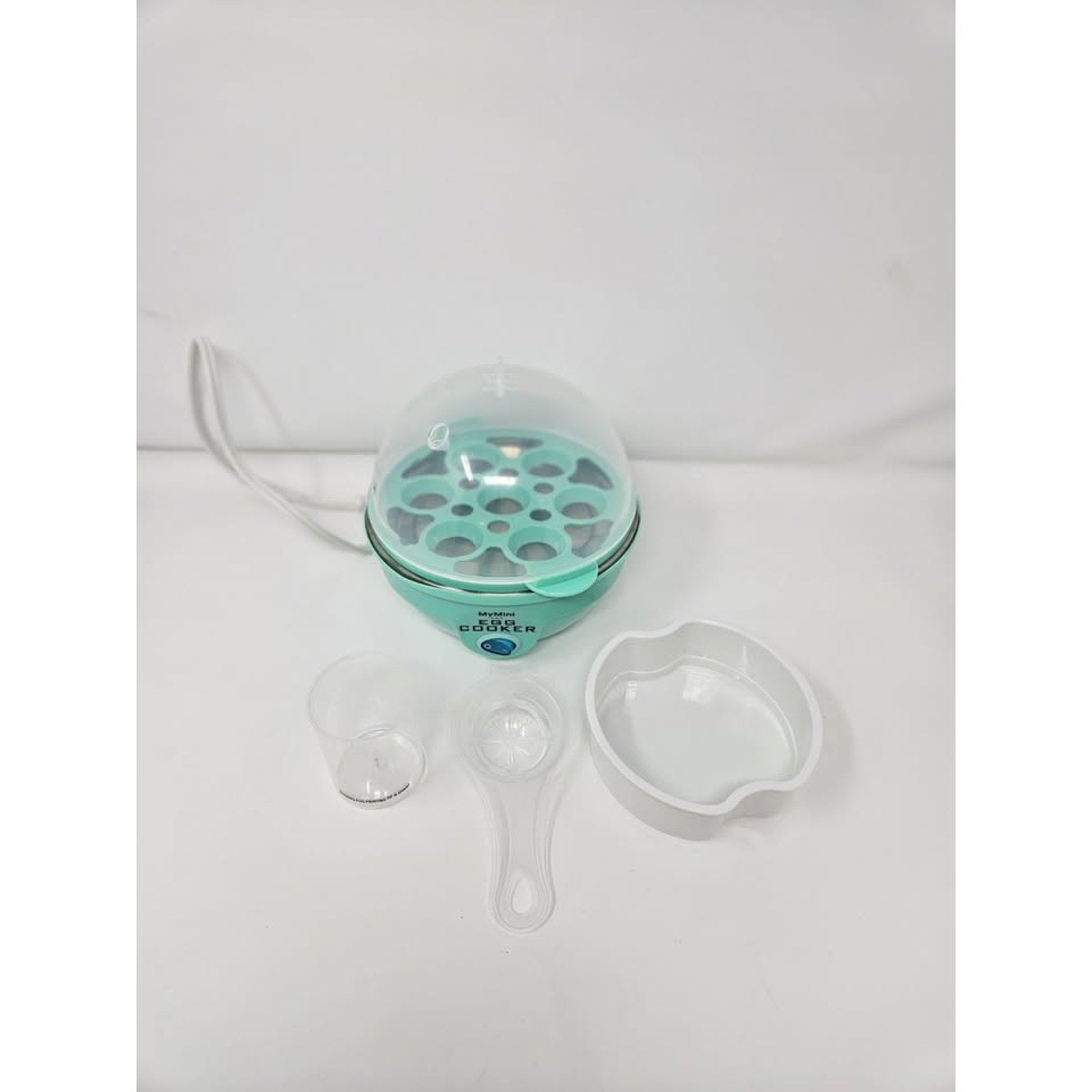 (30) 7-Egg Capacity Egg Cooker/Cocedor de huevos capacidad para 7 huevos