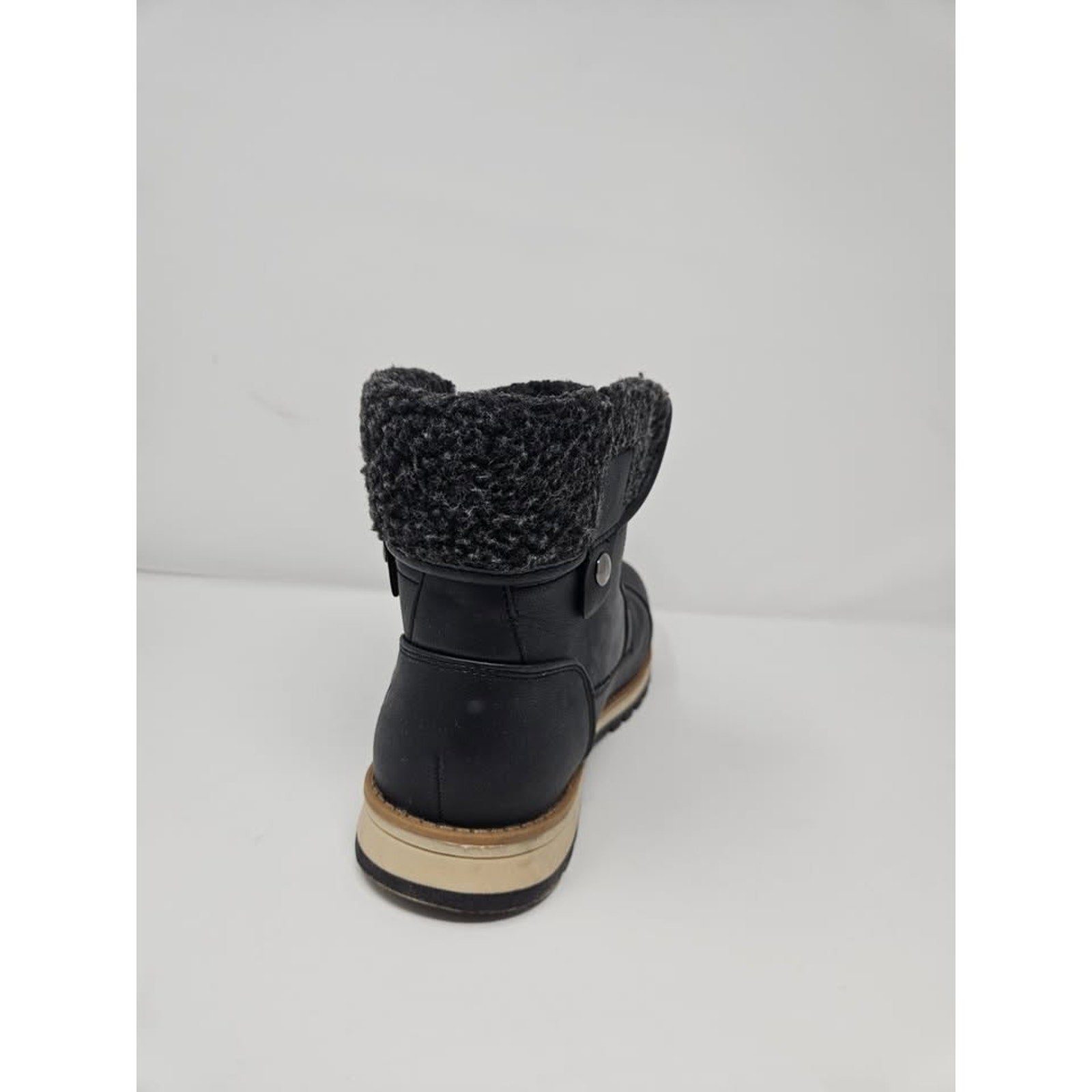 (30) Reserved Men's Carswell Mid-top Boot Mens 9.5