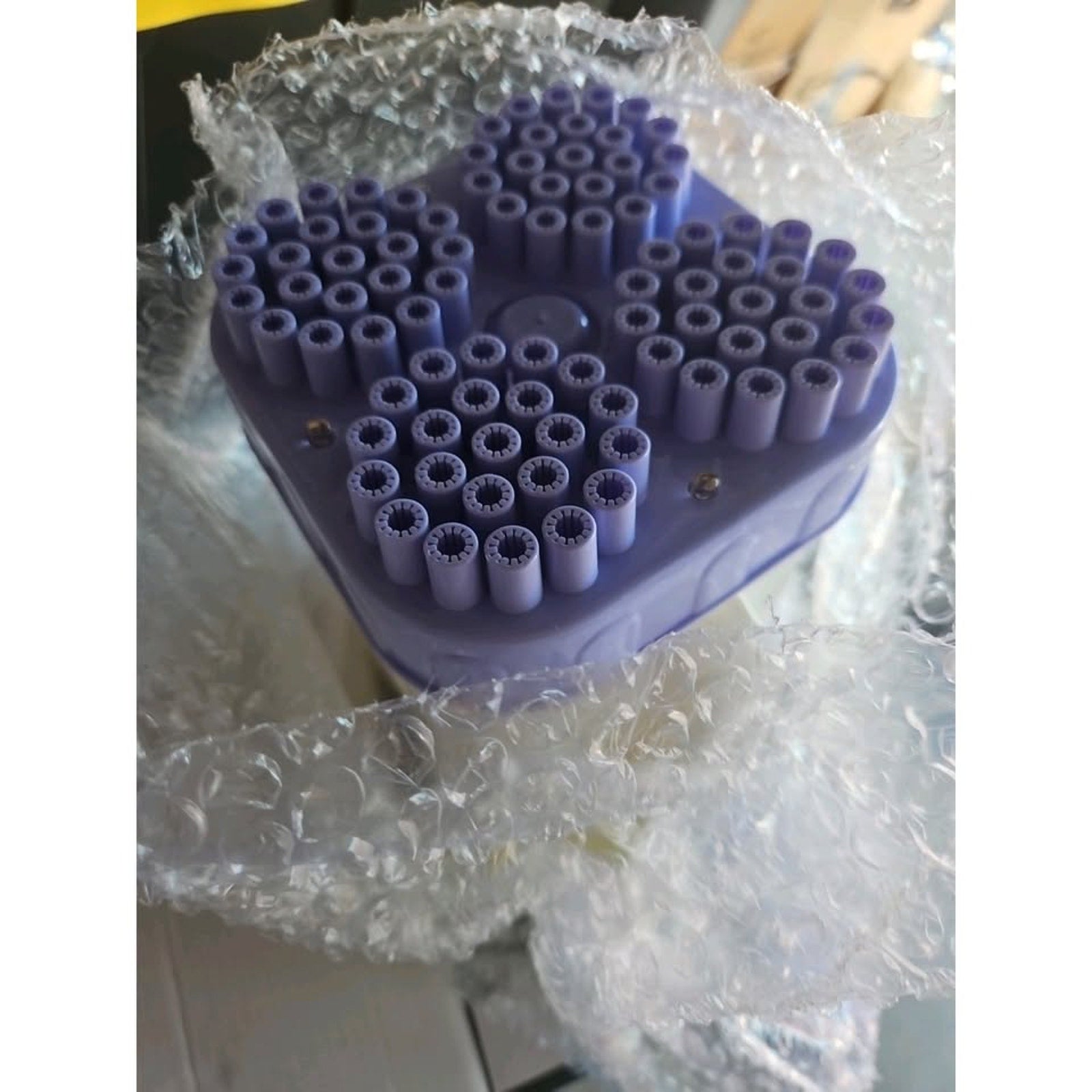 88 Holes Bubble Gun Bazooka, random color With Colorful Lights(Lilac Or Pink)