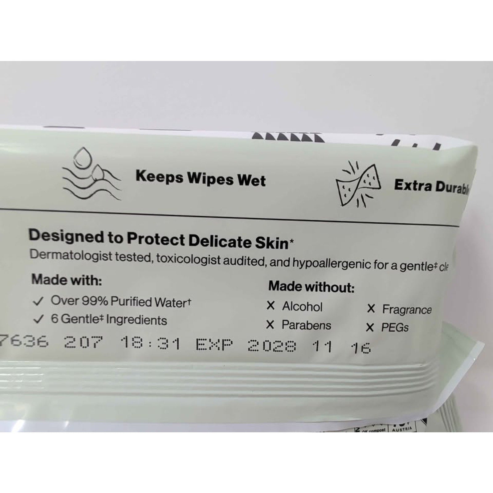 The Honest Company Hypoallergenic Multi-Use Baby Wipes for Sensitive Skin Baby Pattern Play 576 Coun