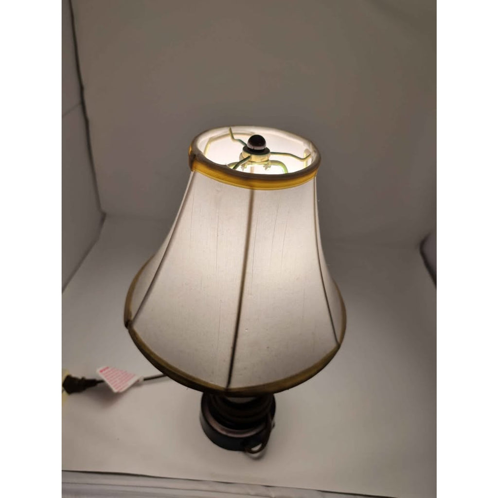 Touch sensitive lamp. Lampara especial