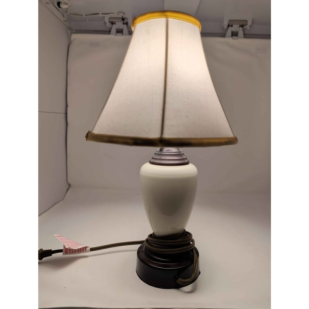 Touch sensitive lamp. Lampara especial